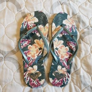 Roxy flip flops
